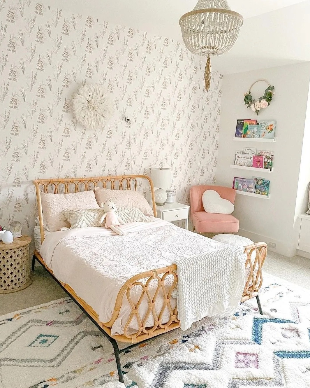 21 Teen Girl Bedroom Ideas That Combine Style, Comfort, and Functionality