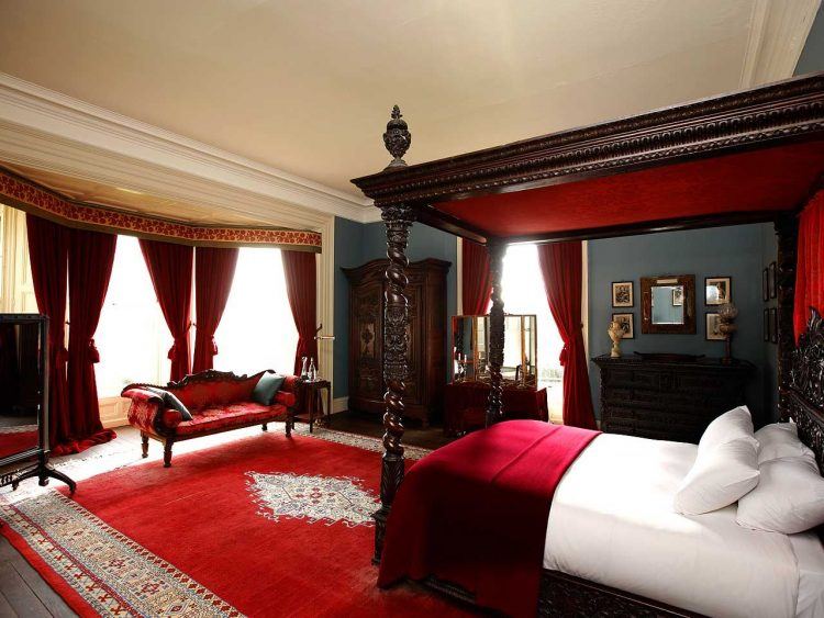 10 Red Bedroom Ideas and Designs