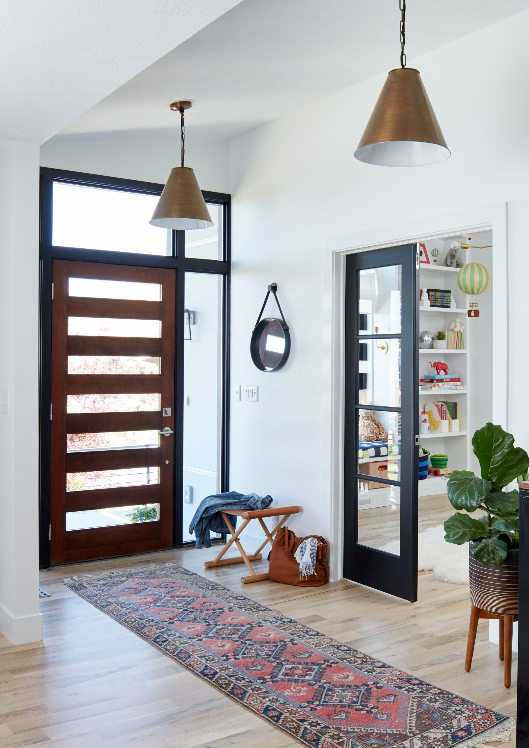 20 Modern Entryway Ideas for an Inviting First Impression