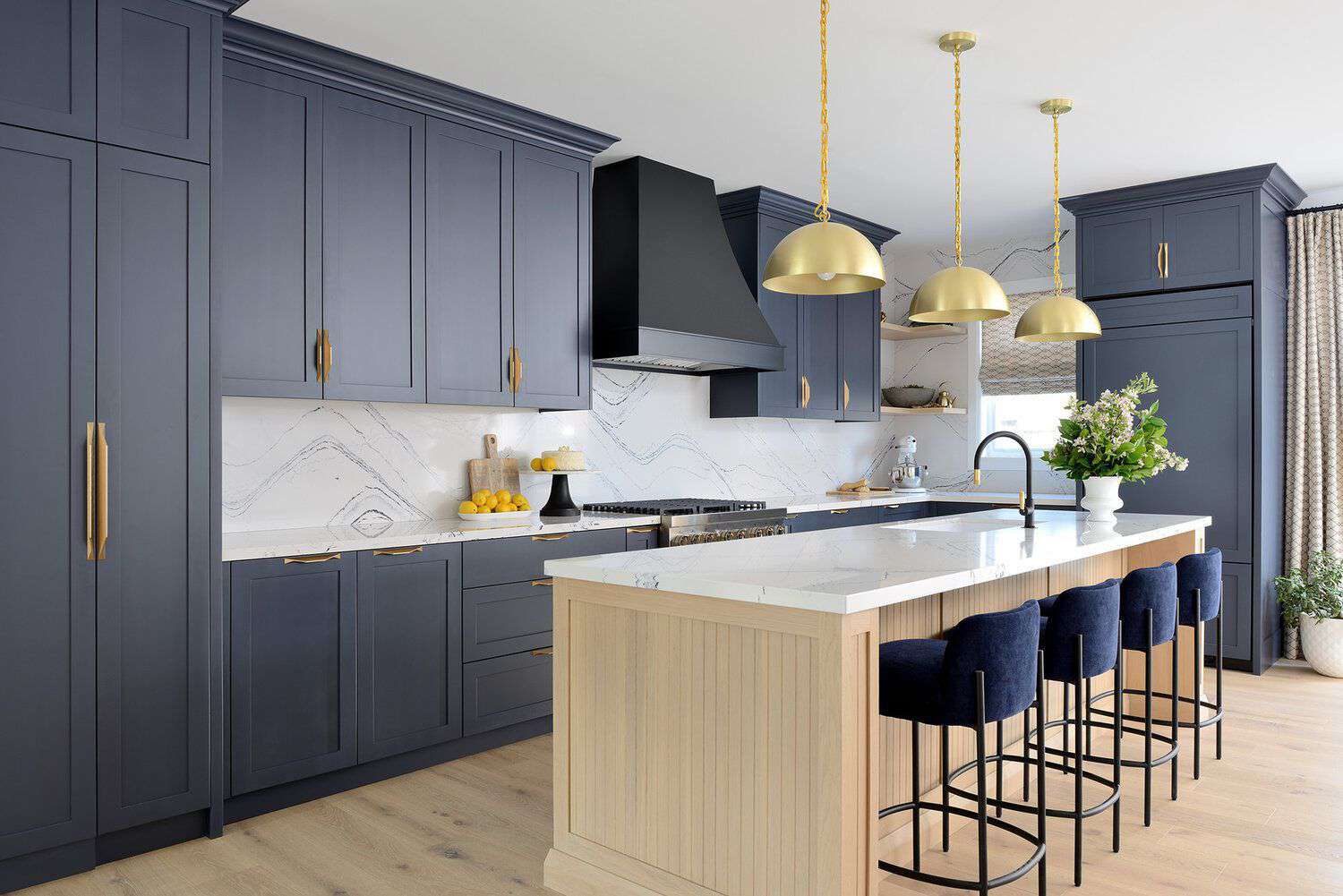25 Navy Kitchen Cabinet Ideas to Refresh Your Space