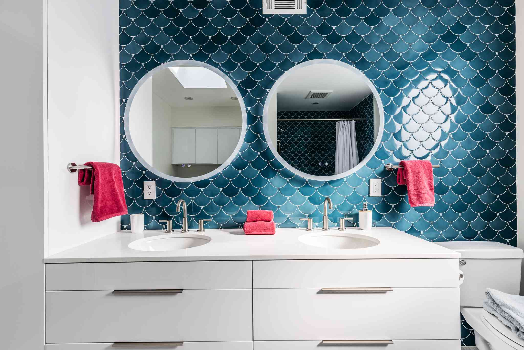 30 Kids' Bathroom Ideas That Will Grow With Them