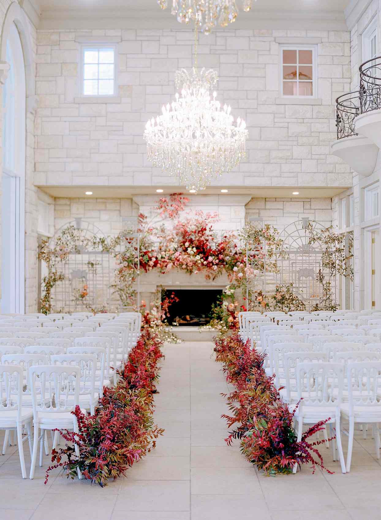Beautiful Altar and Aisle Decorations for Your Wedding Ceremony