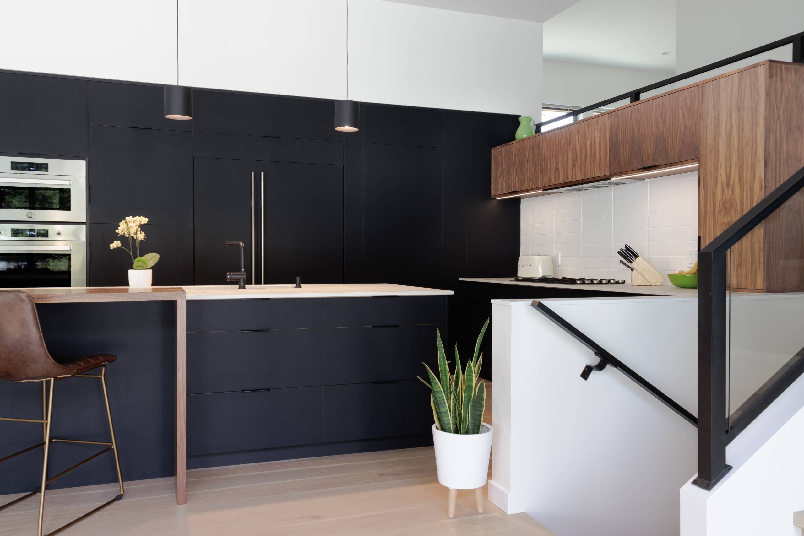 Bold Black & Warm Walnut Accents – COMSENSE –