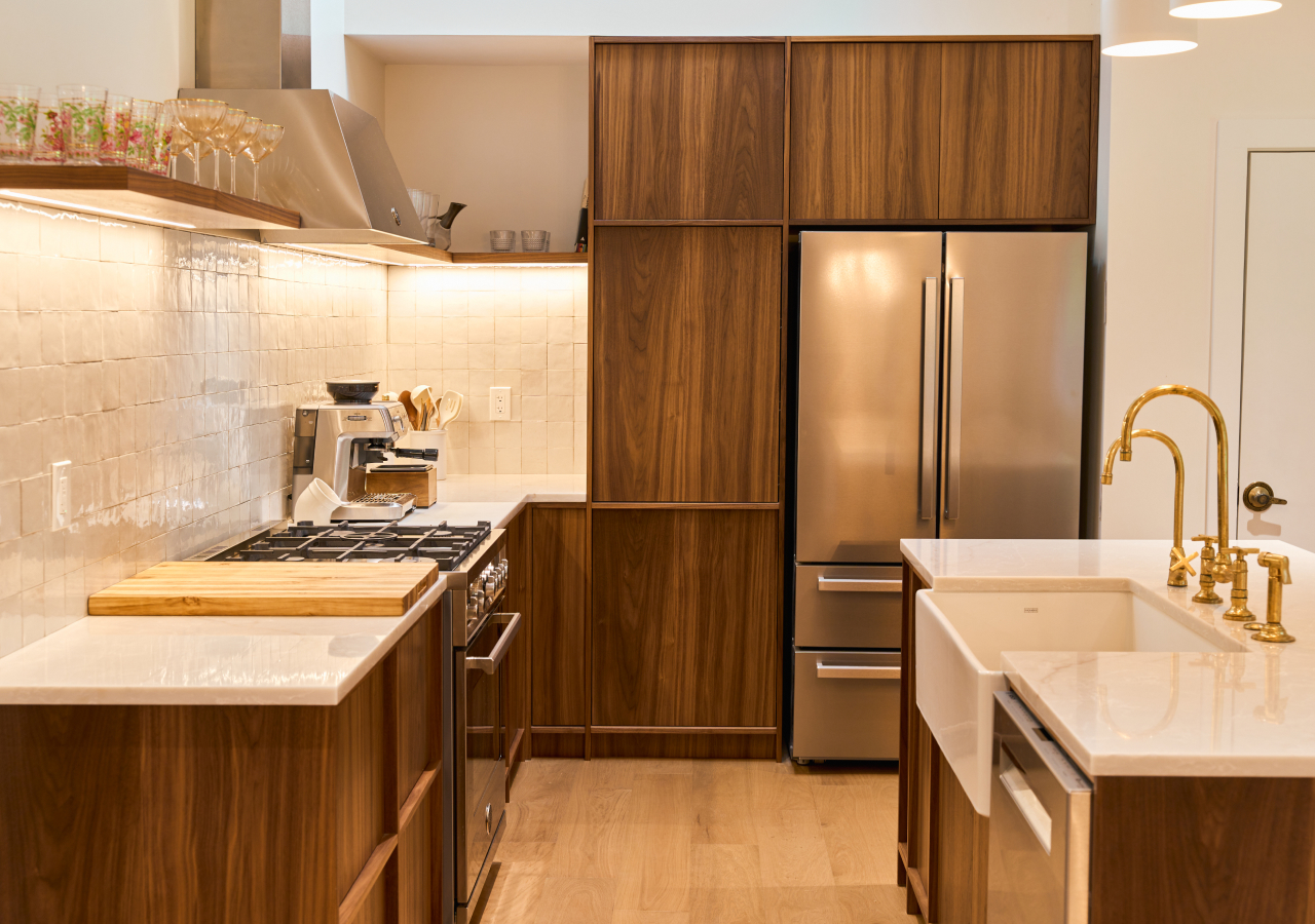 Kitchen Design Trends 2026: Warm Minimalism, Natural Materials & Hidden Function