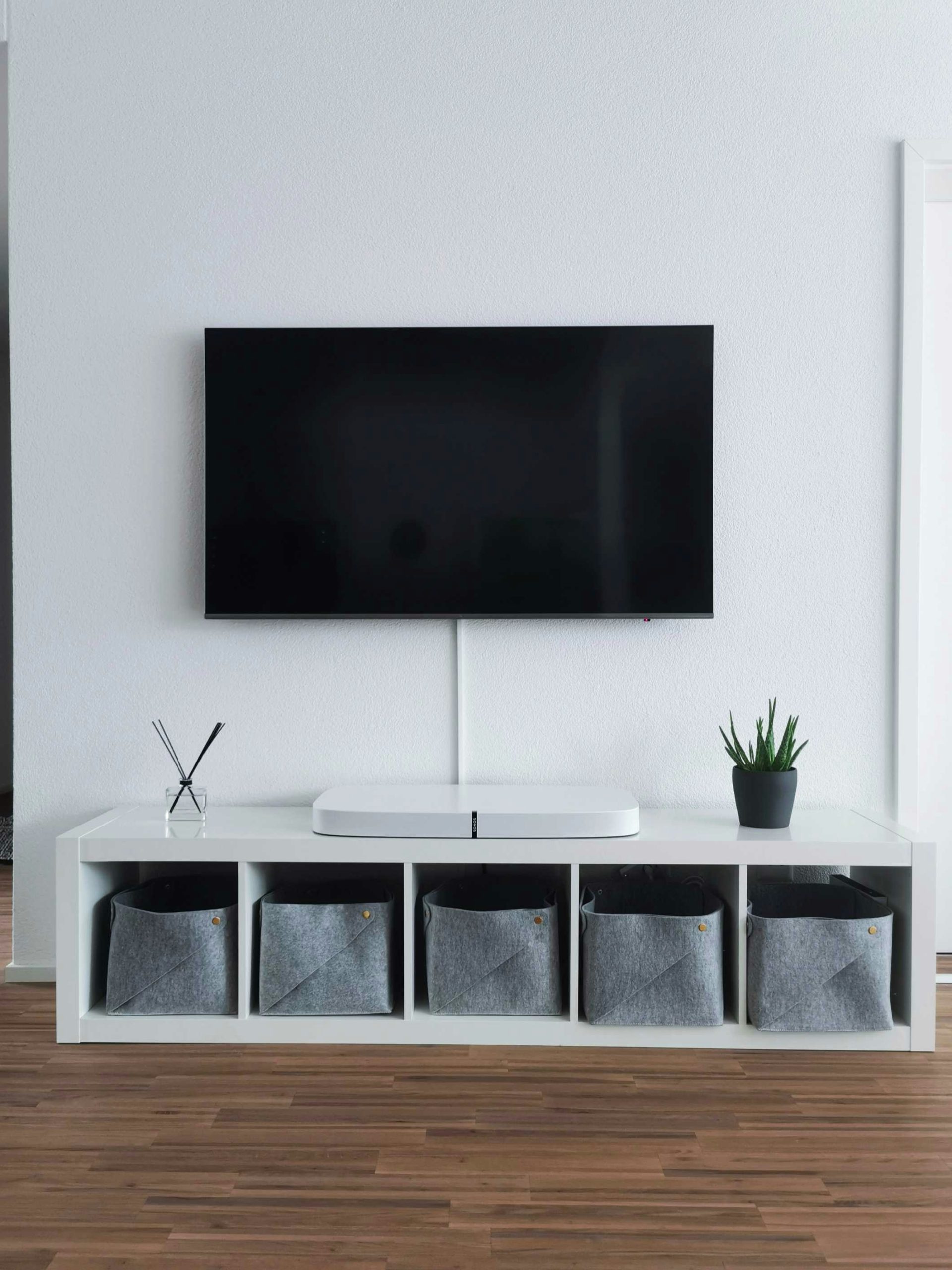 Samsung TV with Sonos Playbase on Ikea stuff