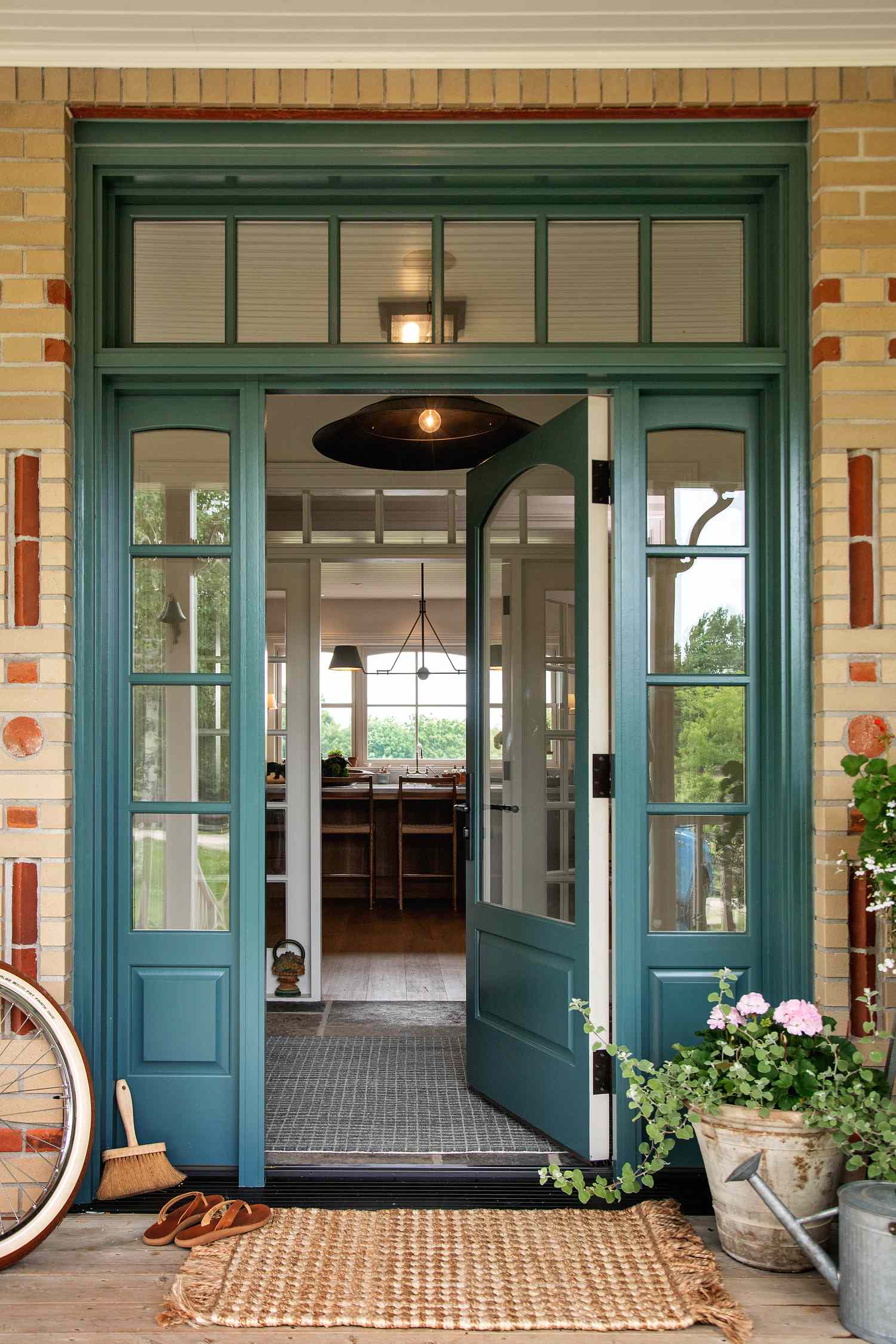 The Best Front Door Paint Colors for a Beautiful First Impression