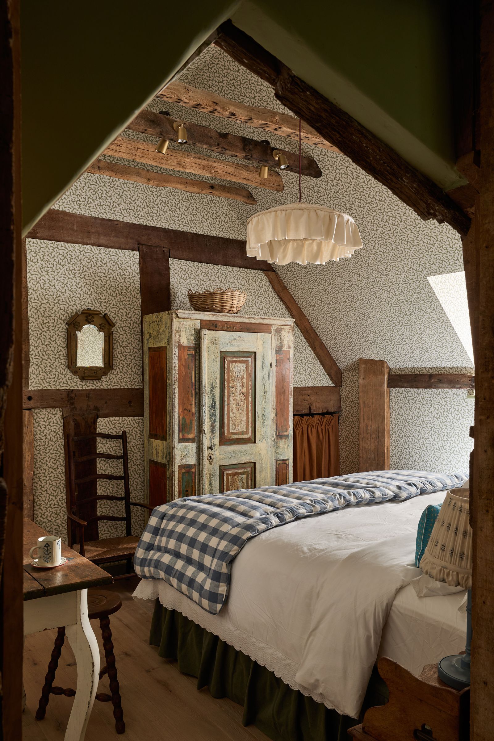 Winter bedroom ideas: how to make your bedroom cosy and comfortable this season | House & Garden