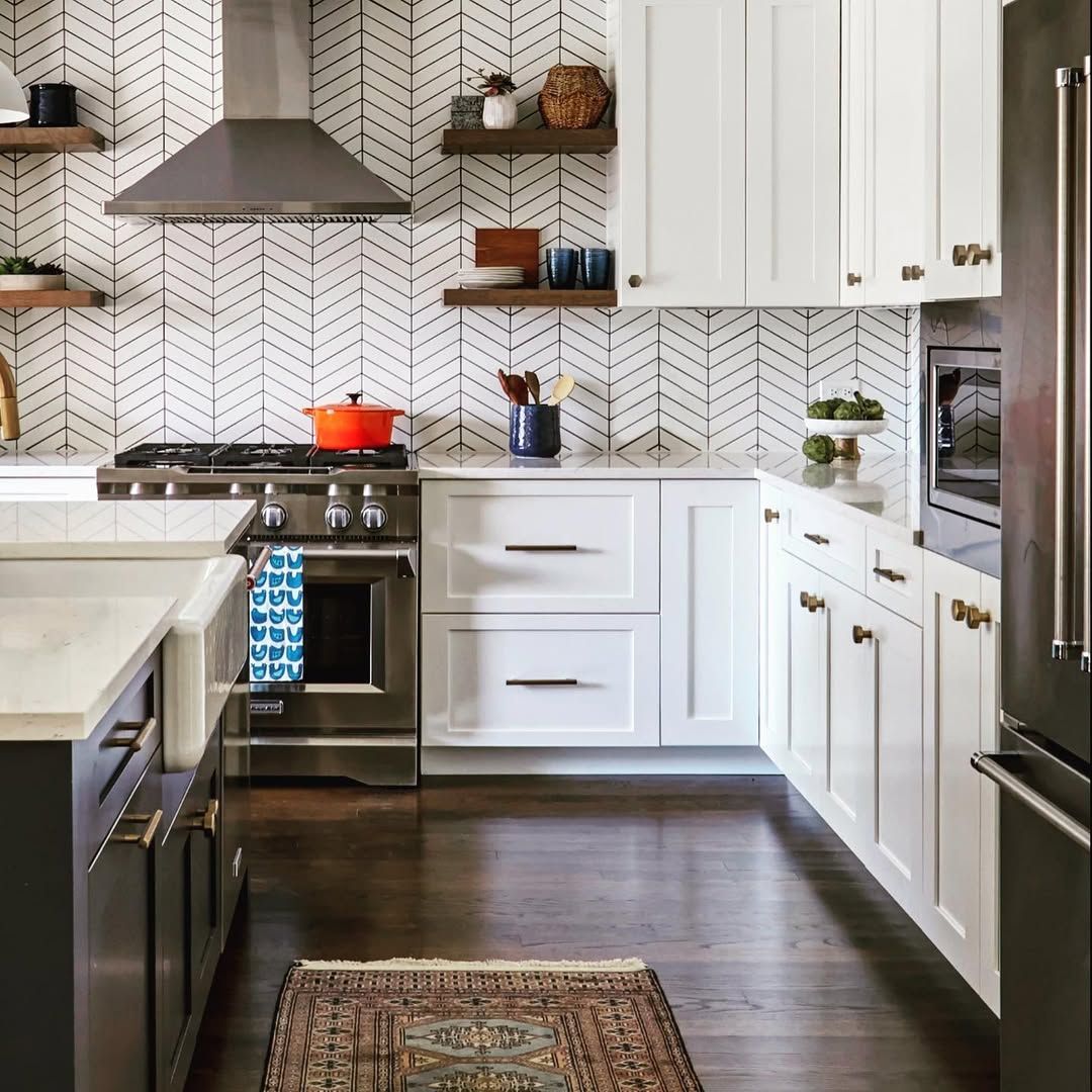 12 Kitchen Design Ideas for 2026 Where Upper Cabinets Are Replaced by Open Systems