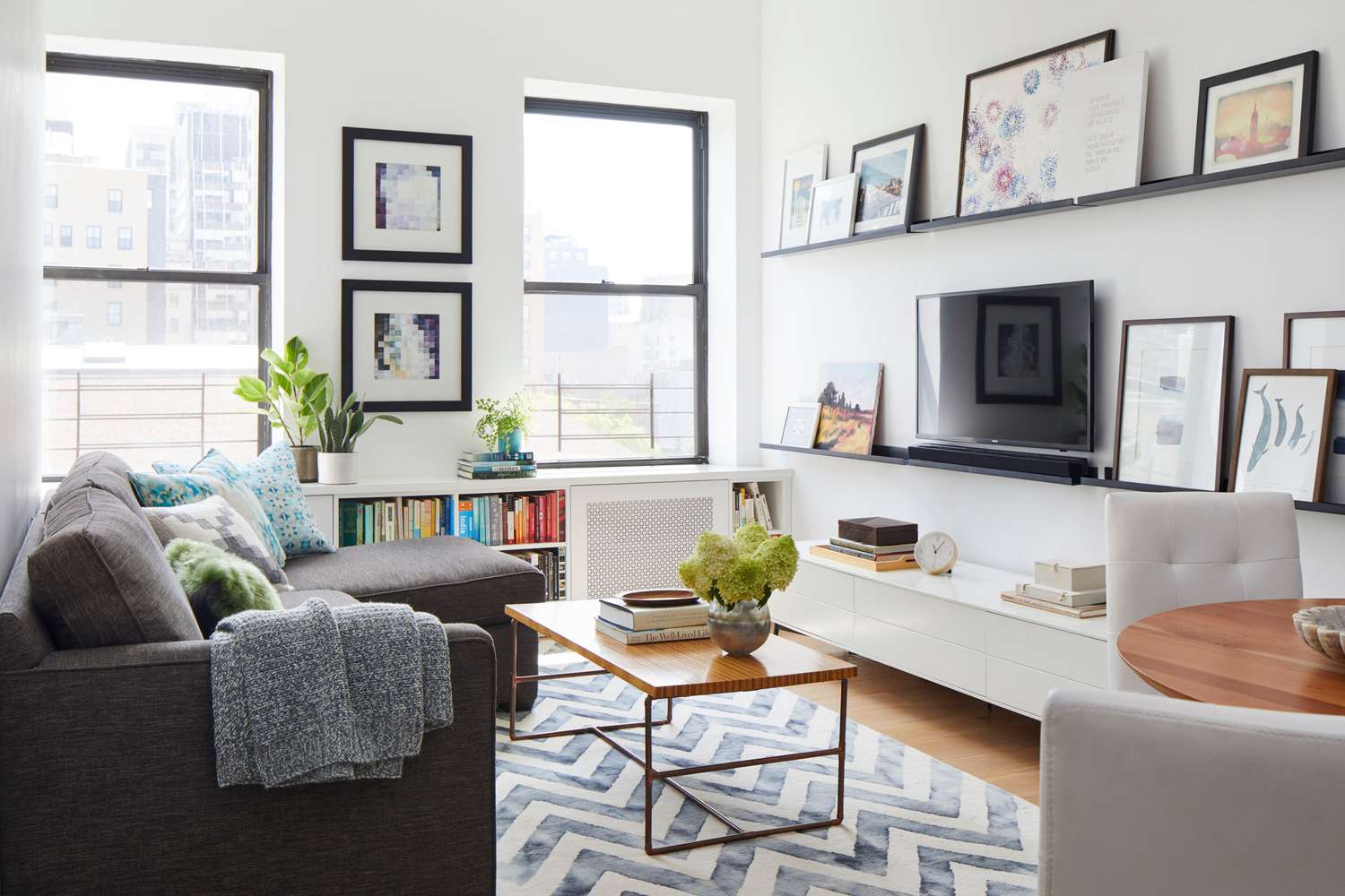 15 Small Apartment Ideas to Maximize Decor and Storage