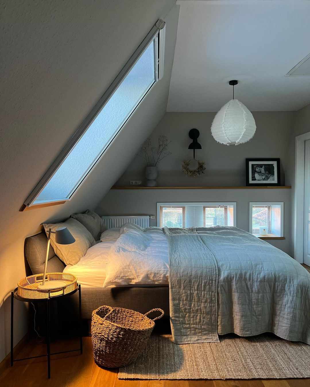 15 Small Bedroom Lighting Ideas