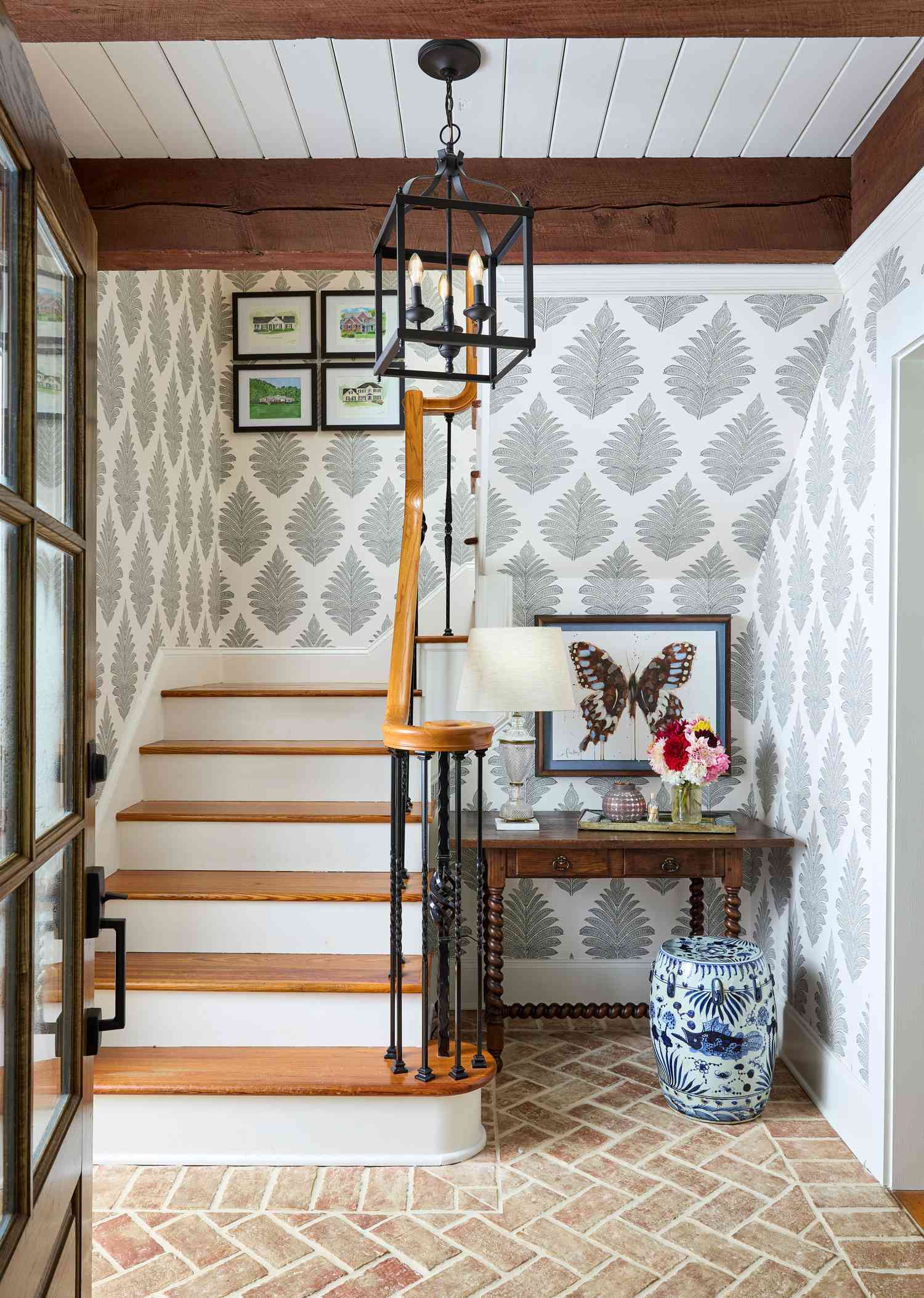 15 Small Entryway Ideas That Make a Big First Impression