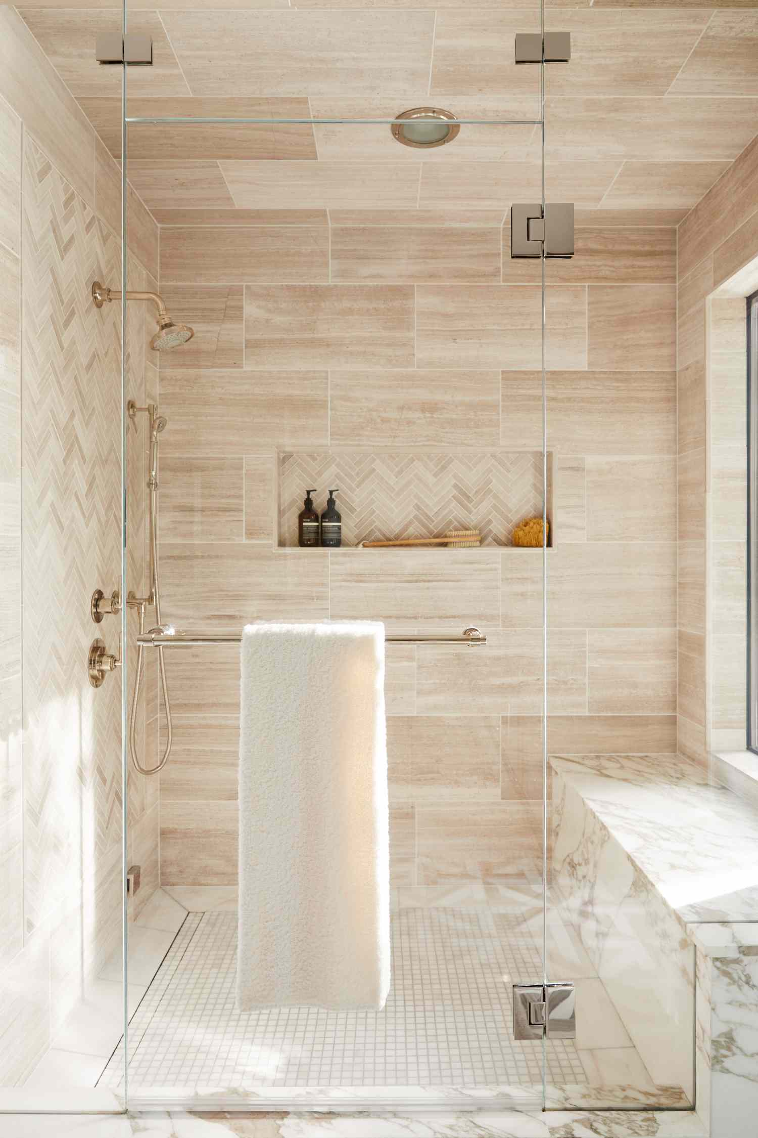 17 Walk-In Shower Ideas for a Beautiful Home Oasis