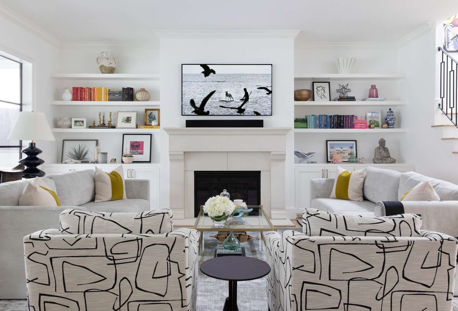 20 Beautiful Living Rooms With Built-In Shelving