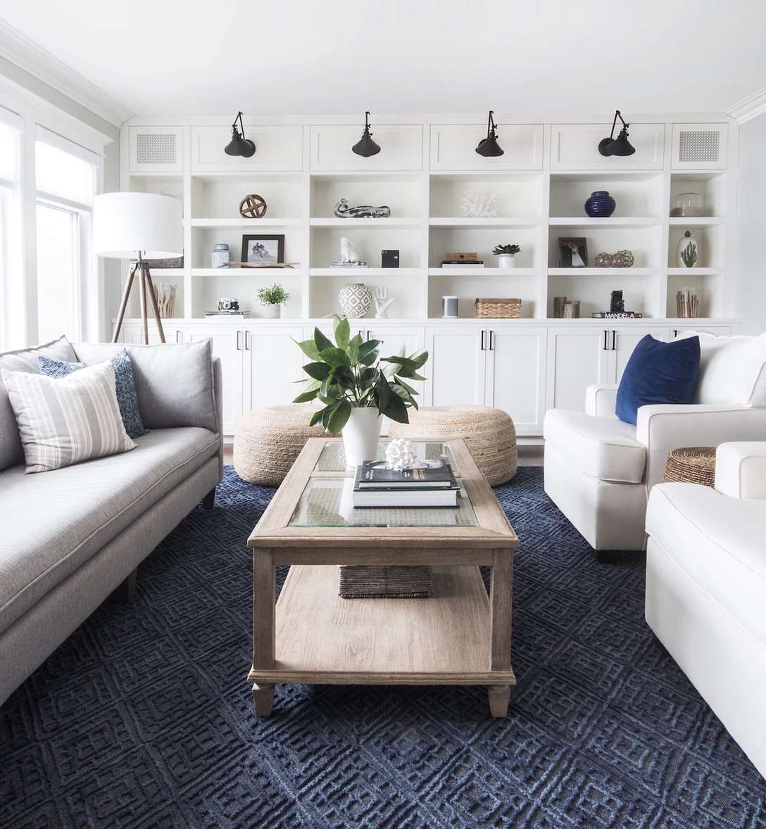 20 Beautiful Living Rooms With Built-In Shelving