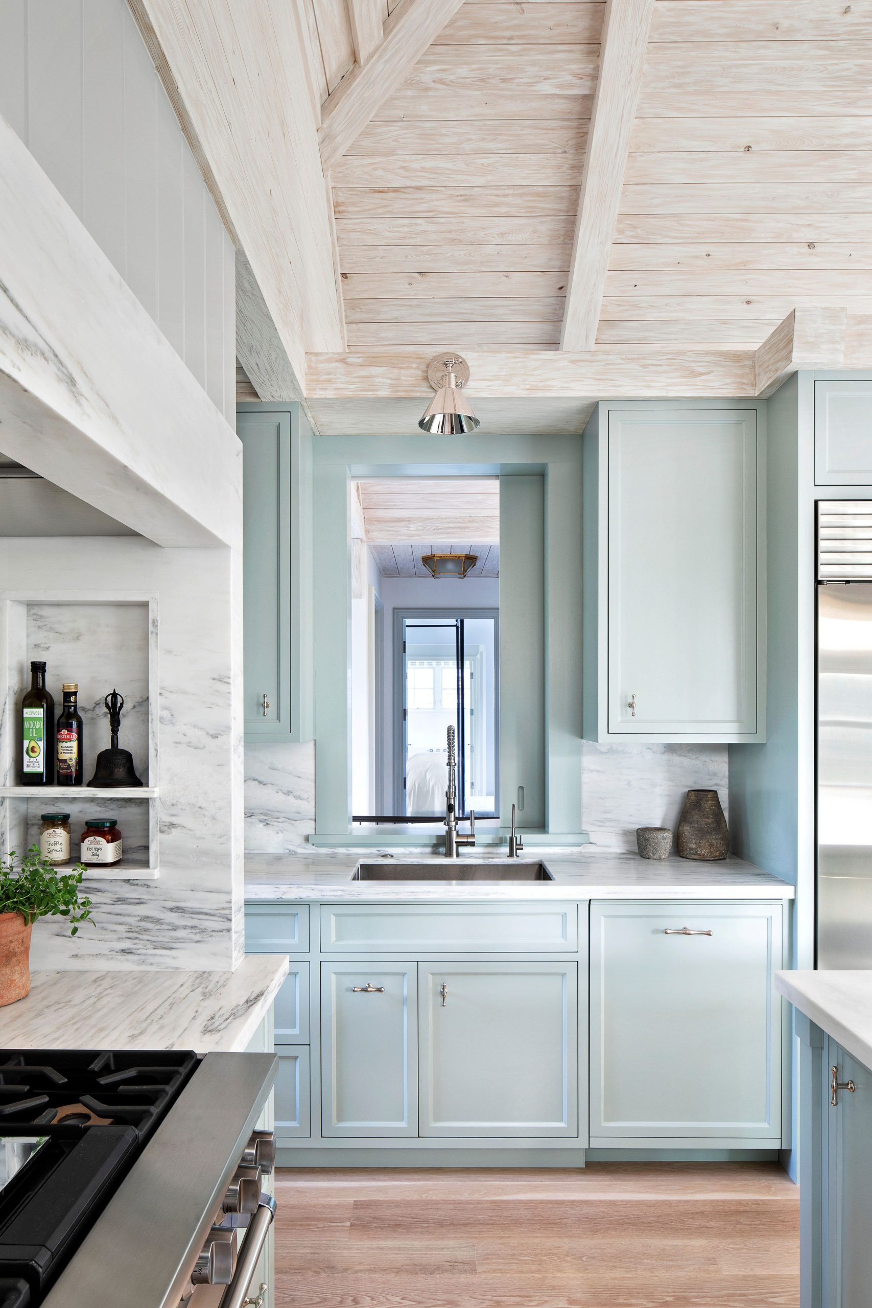 20 Coastal Kitchen Ideas to Bring the Beach Inside