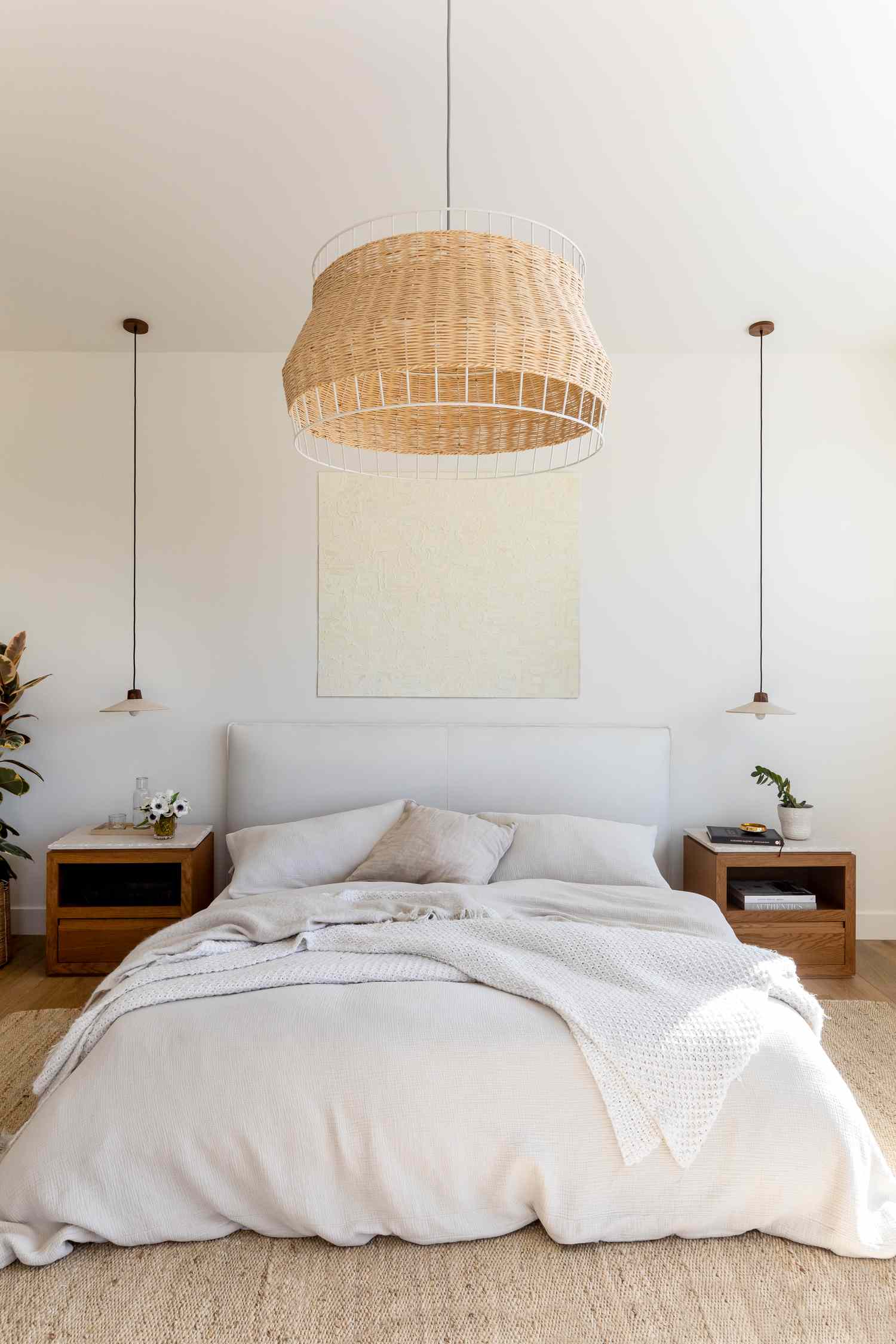 20 White Bedroom Ideas for a Soothing Space