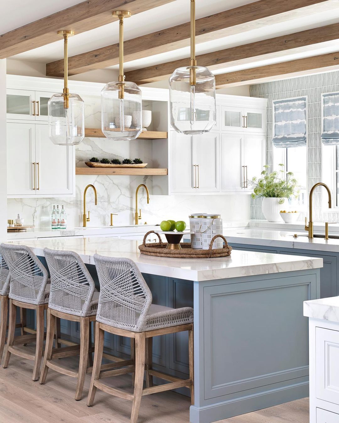 21 Beautiful Blue and White Kitchen Design Ideas