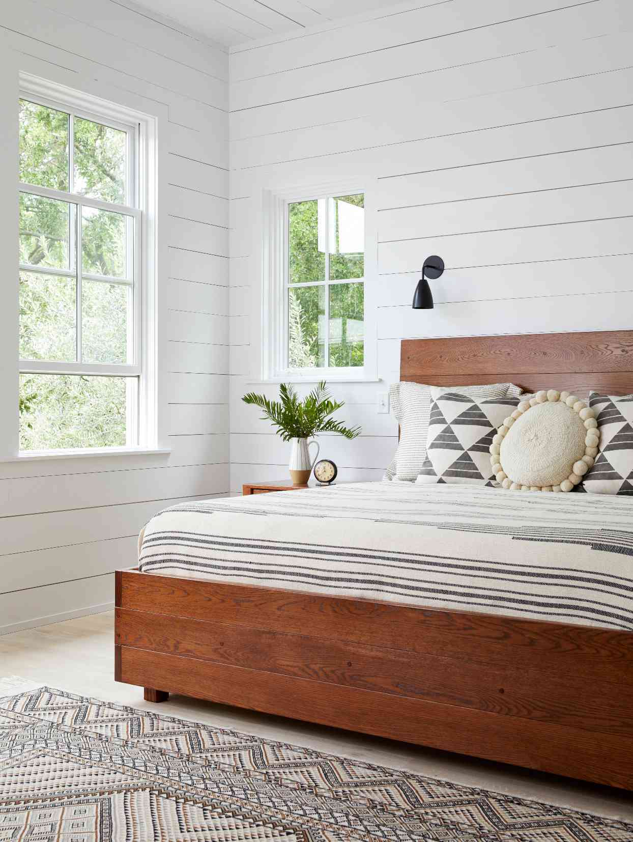 21 White Bedroom Ideas for a Serene Space