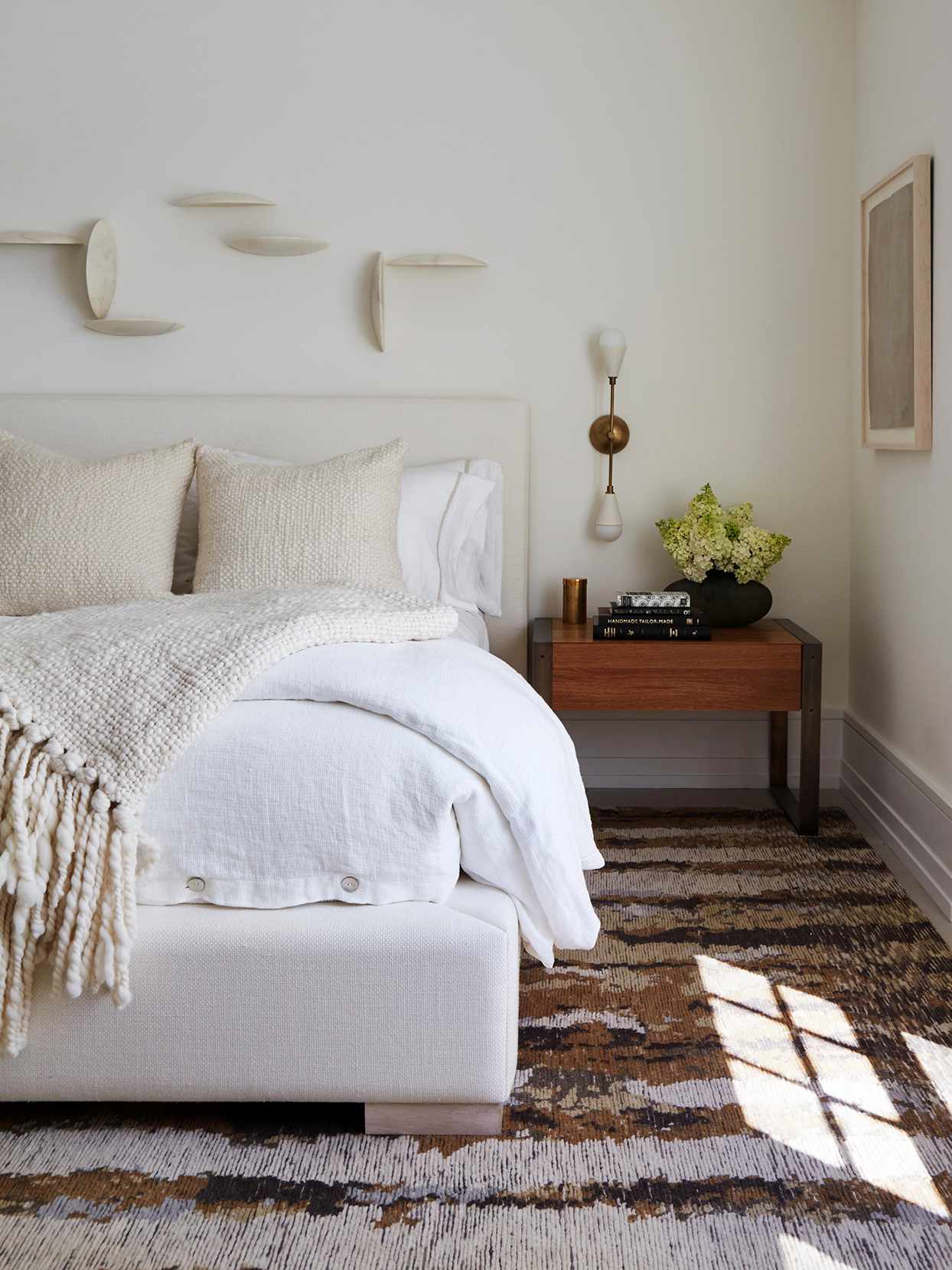 21 White Bedroom Ideas for a Serene Space
