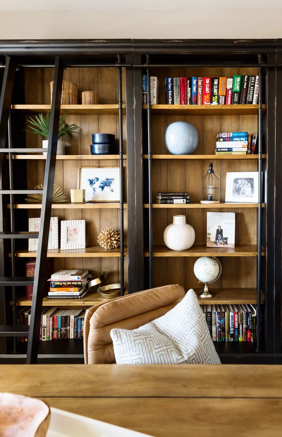 22 Ways to Style Your Bookshelf Like a Designer