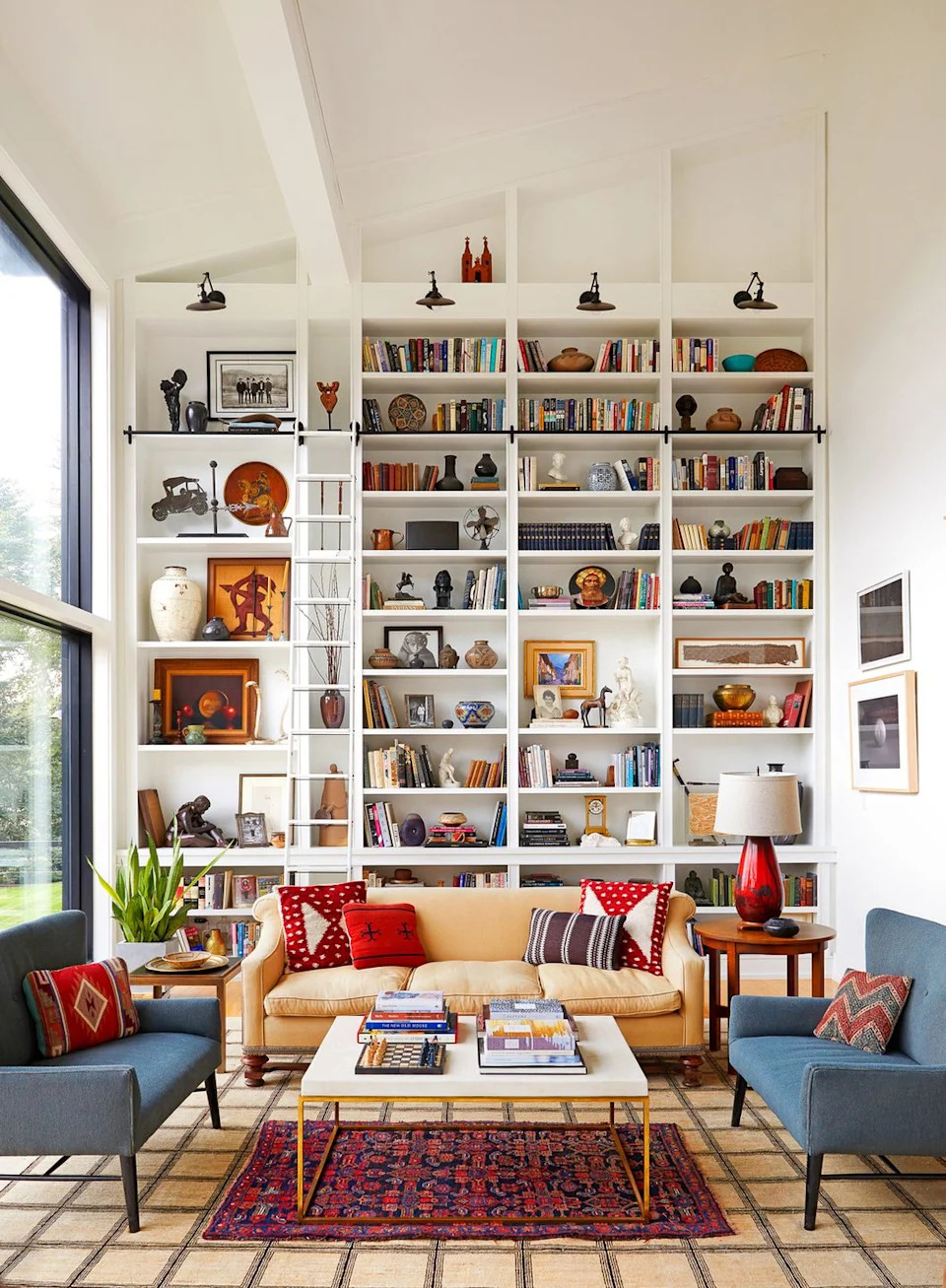 22 Ways to Style Your Bookshelf Like a Designer