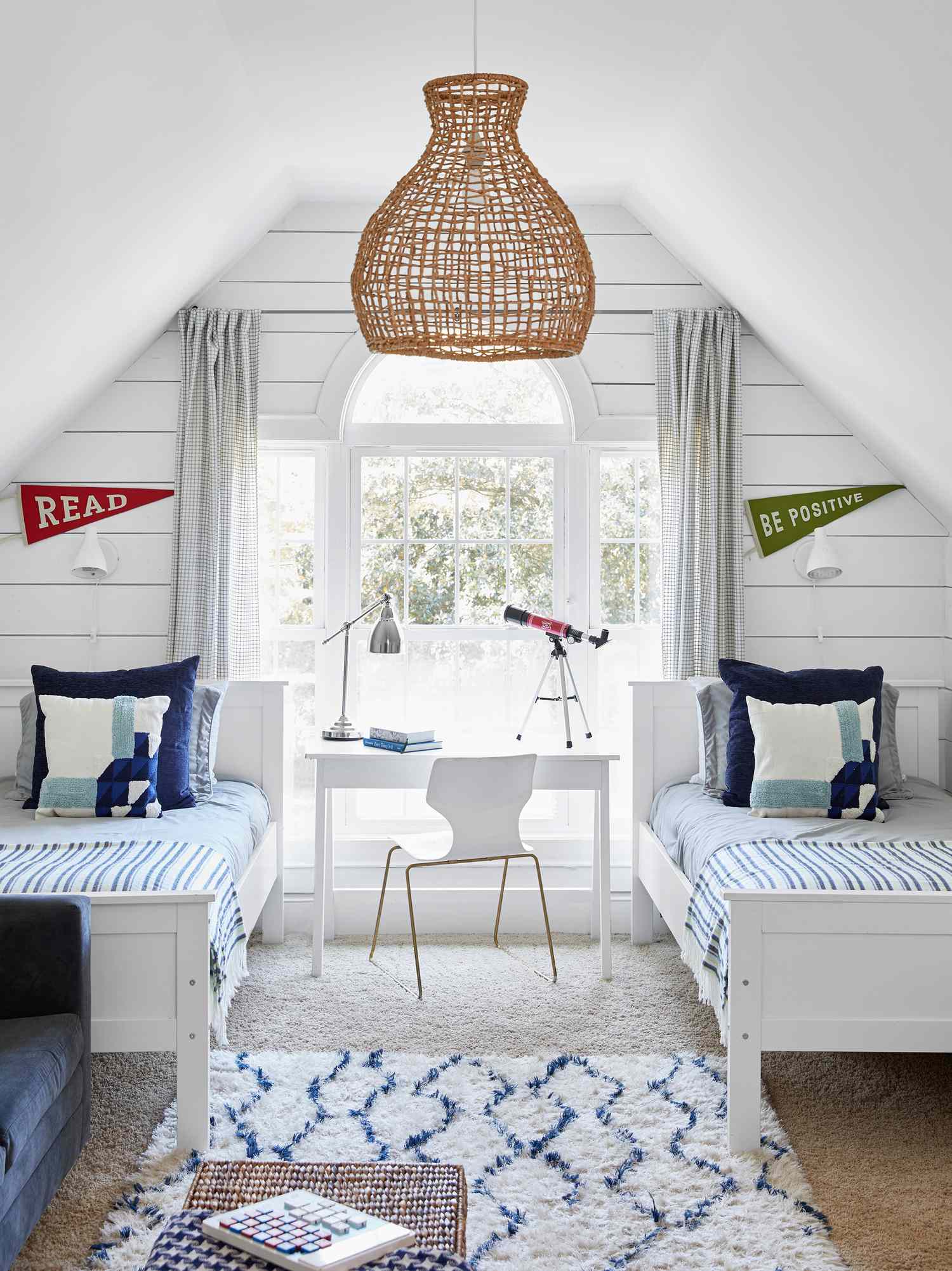 24 Attic Bedroom Ideas for a Cozy Escape