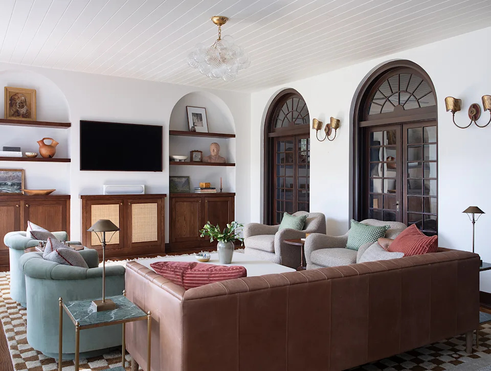 24 TV Wall Ideas That Won't Ruin Your Home Decor