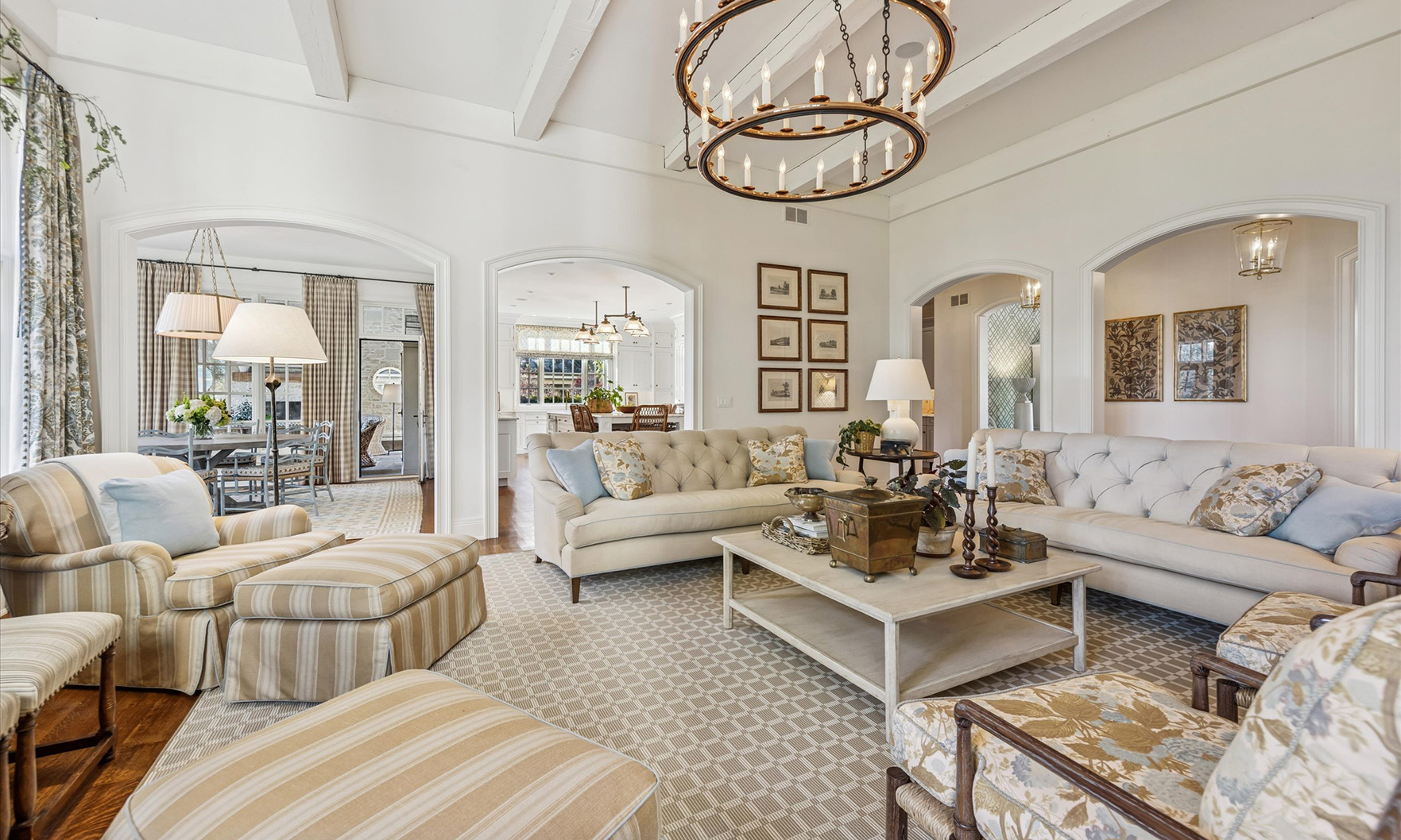 2450 Persimmon Drive, St. Charles, IL 60174 - Chicago Agent Magazine