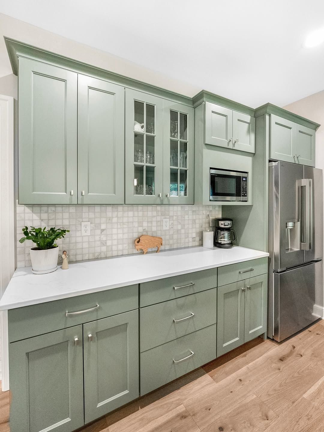 25 Sage Green Kitchen Ideas for 2026 That Designers Are Choosing Over Basic Neutrals