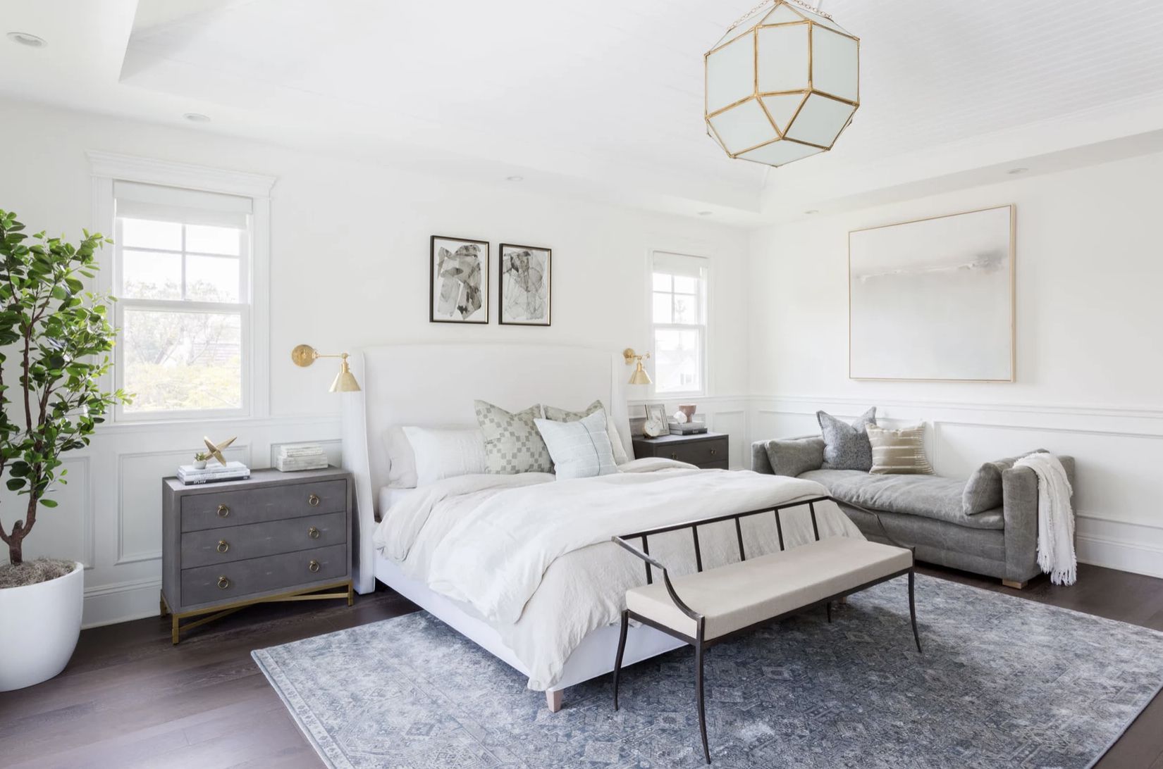 27 Beautiful Gray and White Bedrooms