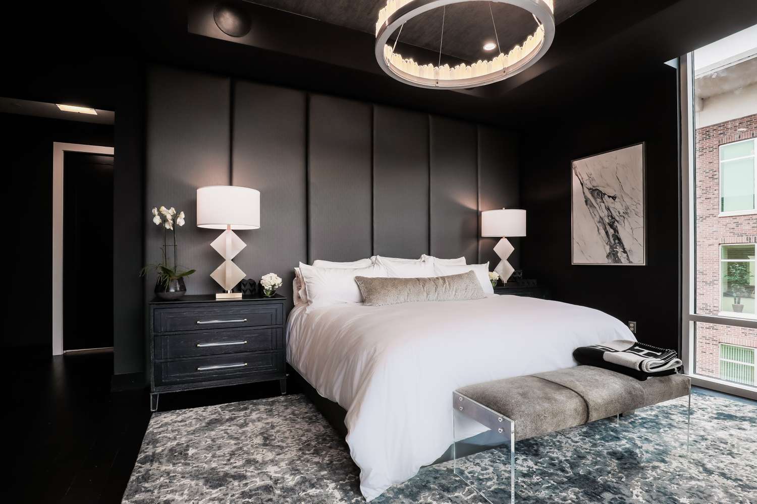 32 Timeless Black and White Bedroom Ideas You'll Want to Recreate