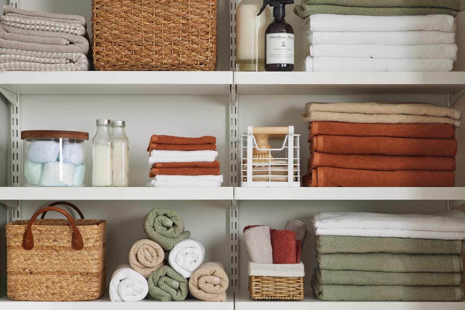 5 Things Pro Organizers Always Keep in Their Linen Closet
