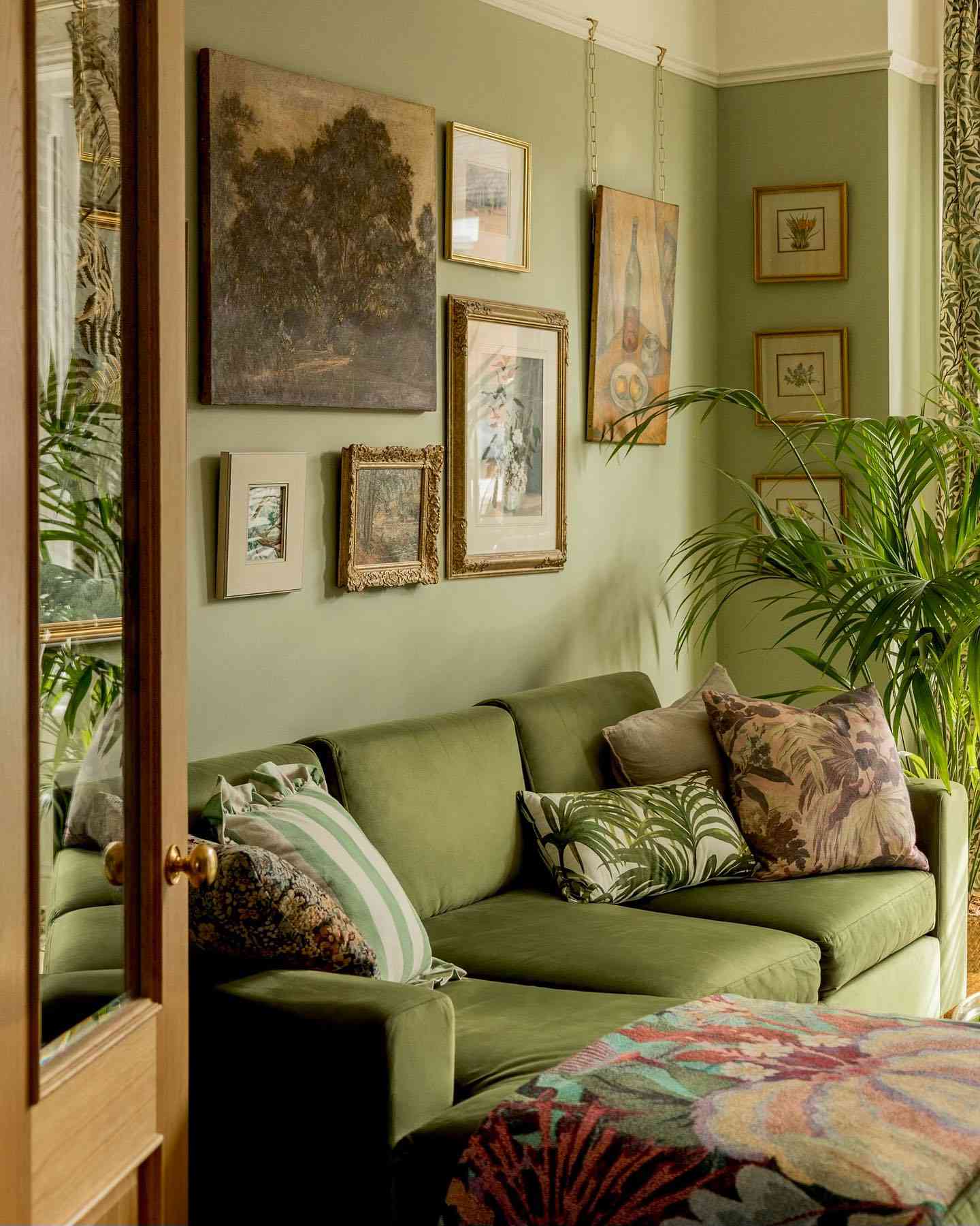50 Inspiring Sage Green Living Room Ideas to Try