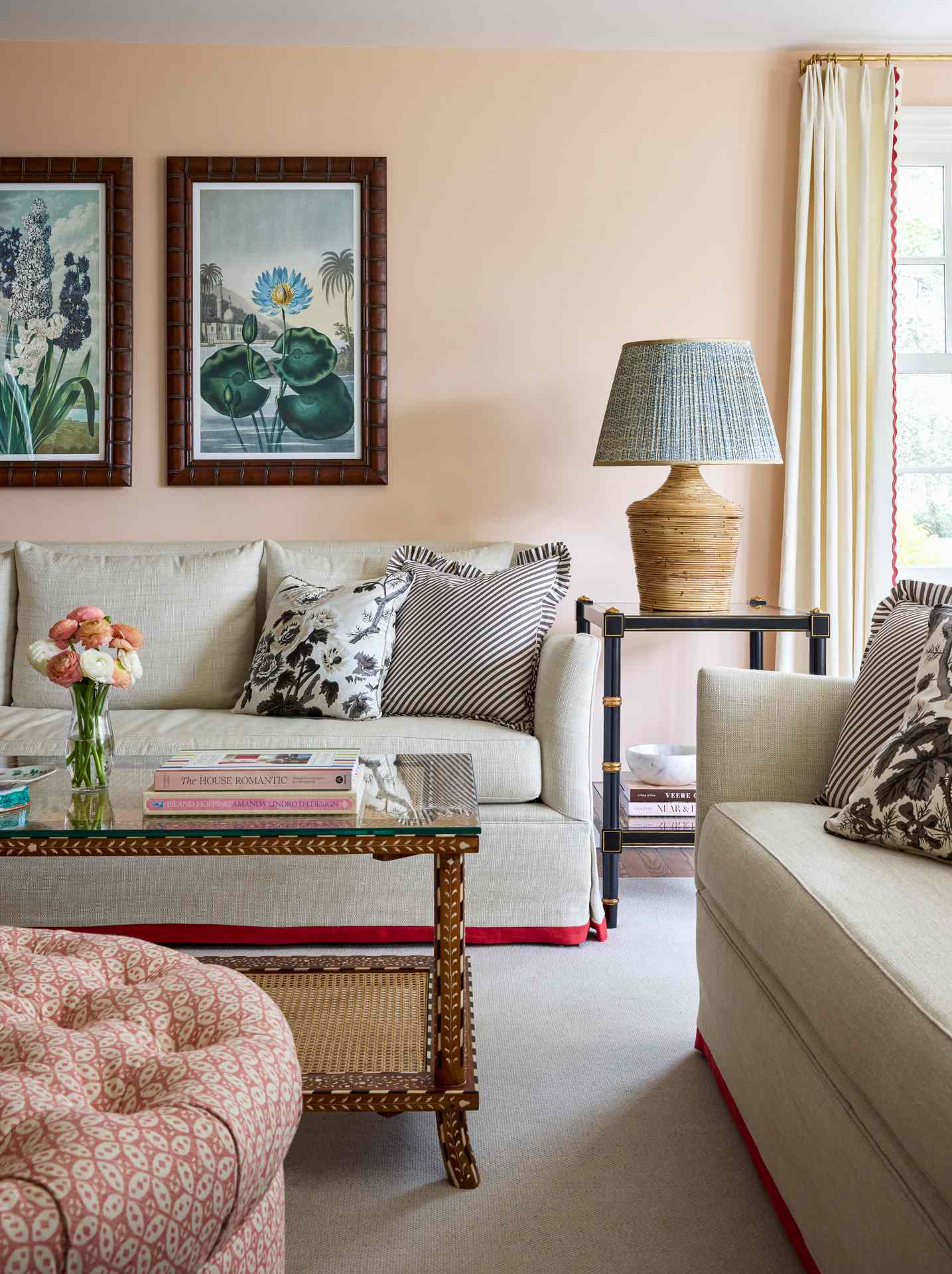 6 Living Room Paint Color Trends Designers Are Loving This Year
