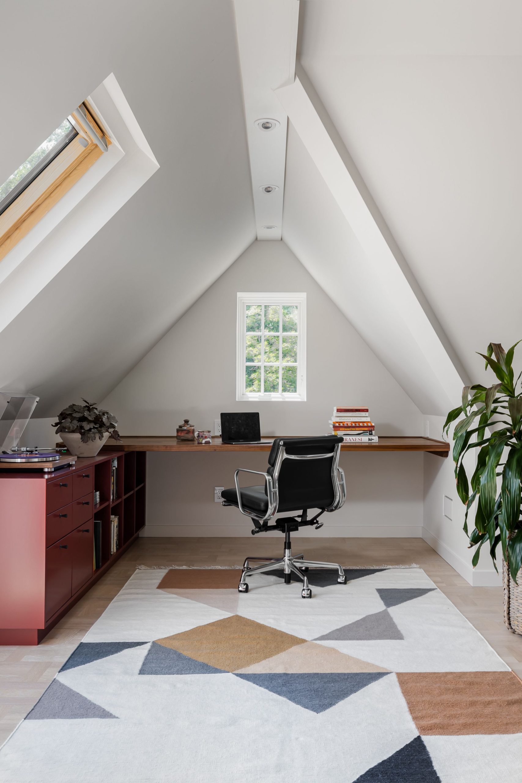 74 Functional Home Office Ideas to Make You Clock In and Lock In | Architectural Digest