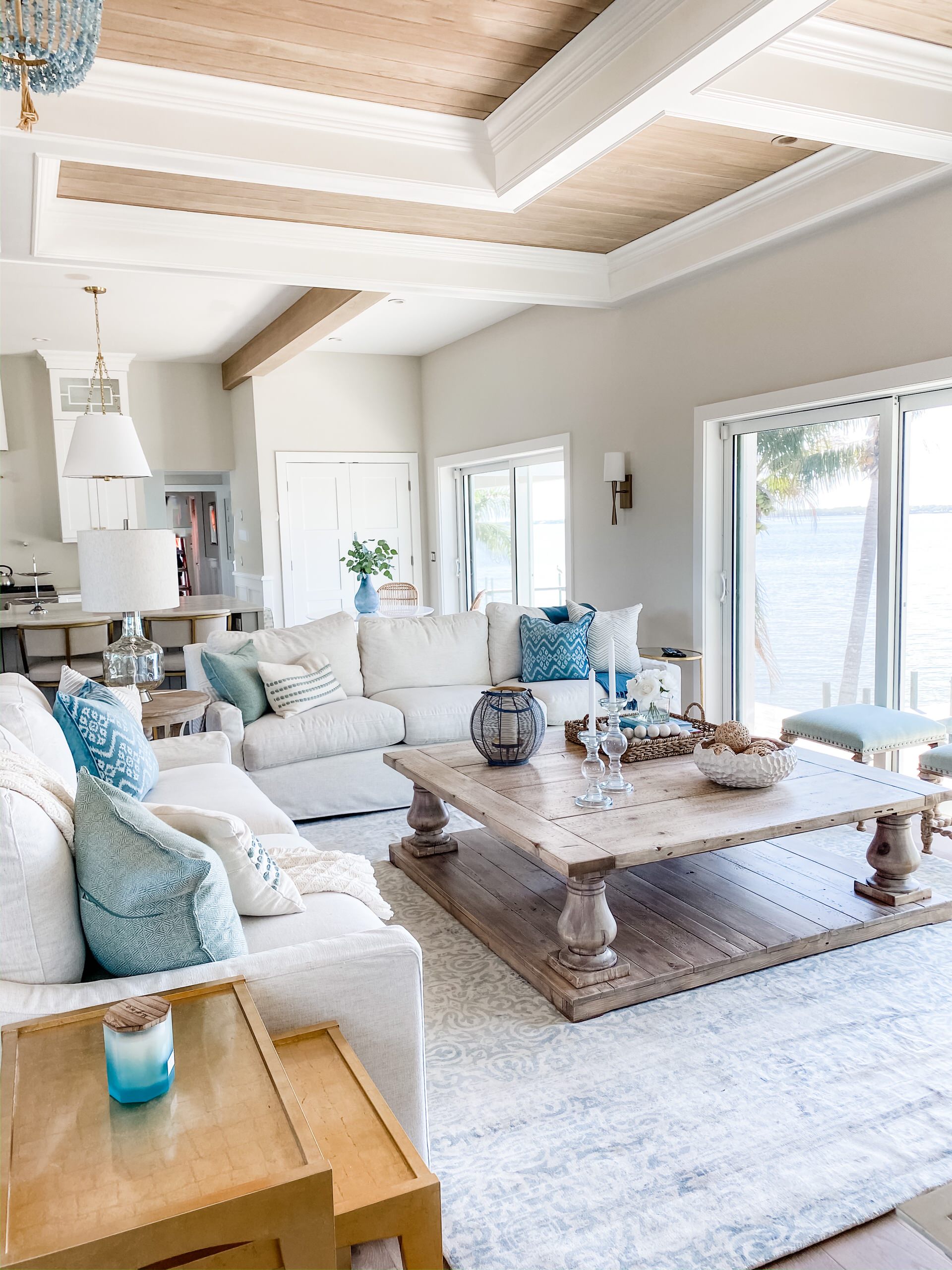 75 Coastal Living Room Ideas You'll Love - April, 2026 | Houzz