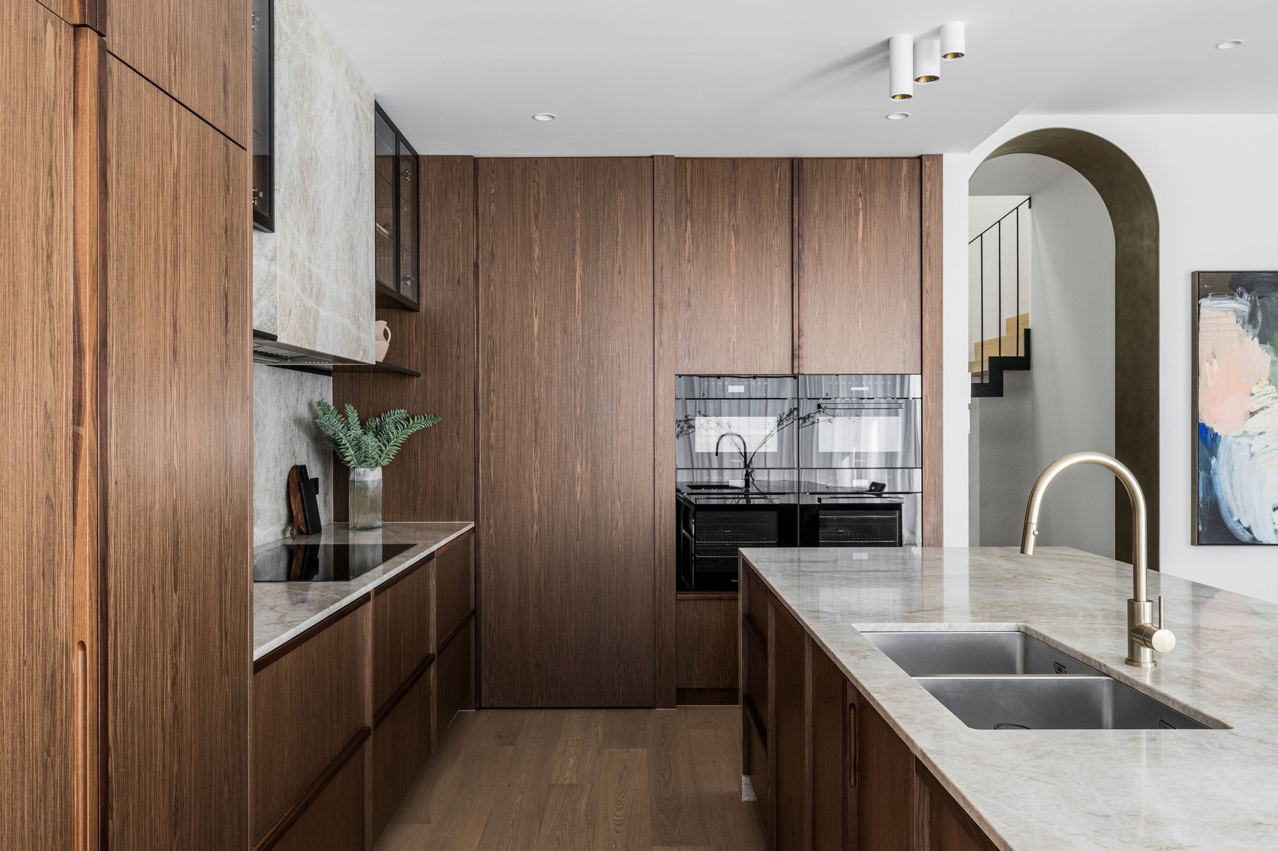 75 Most Popular 75 Beautiful Kitchen with Dark Wood Cabinets Ideas & Designs Design Ideas for June 2026 | Houzz NZ