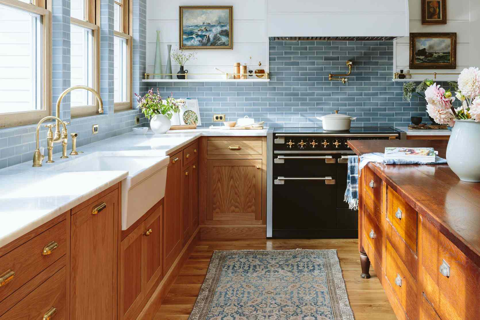 8 Ways to Modernize Oak Kitchen Cabinets