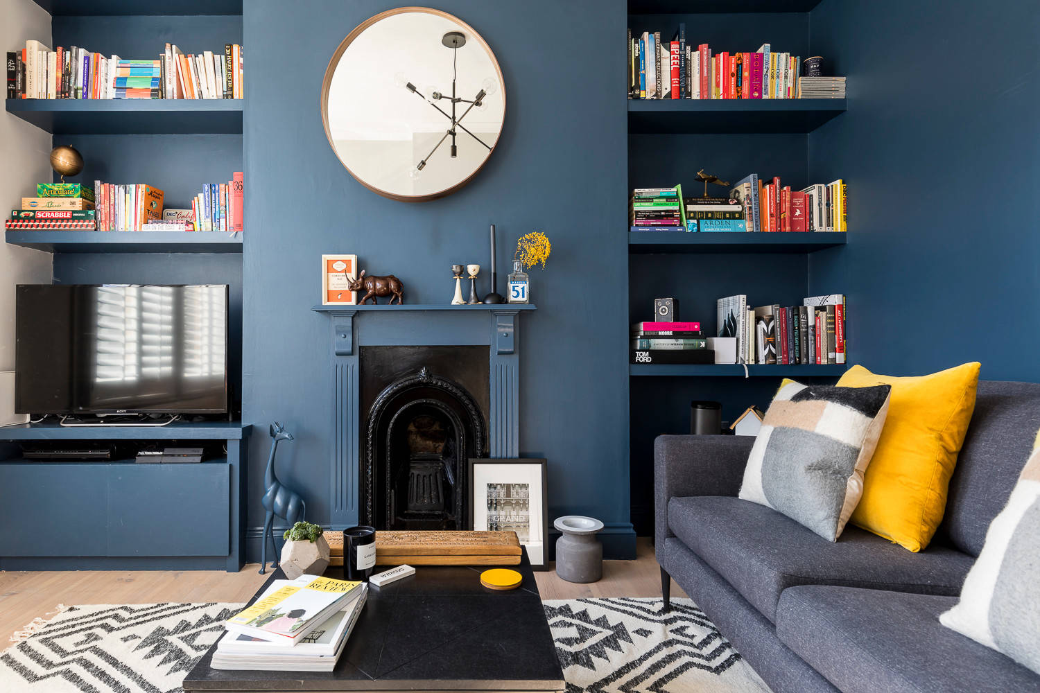 9 Ideas for Designing a Navy Blue Living Room | Houzz AU