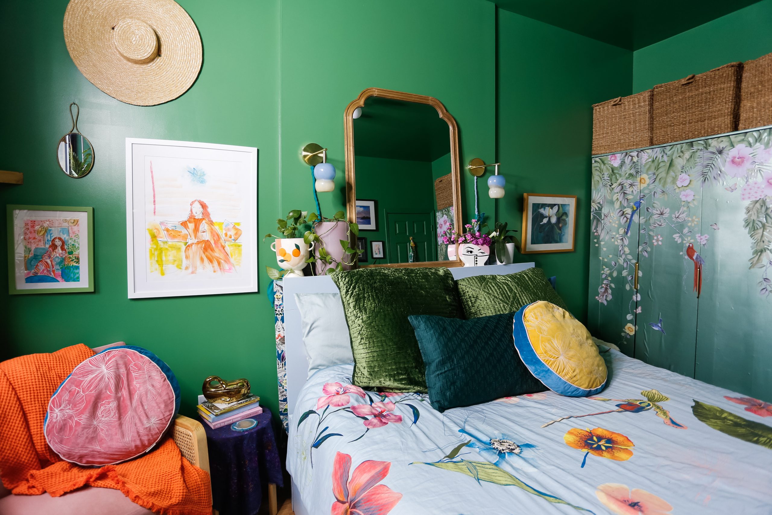 Are you Looking for Spring Bedroom Decor Inspiration this season? You will love this bright green bedroom! - TfDiaries
