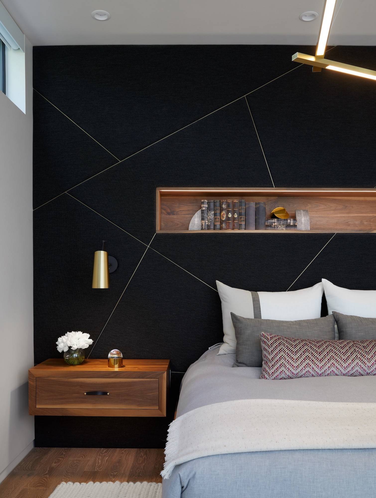 Black Bedroom Accent Wall How To Highlight And Decorate A Black Accent Wall
