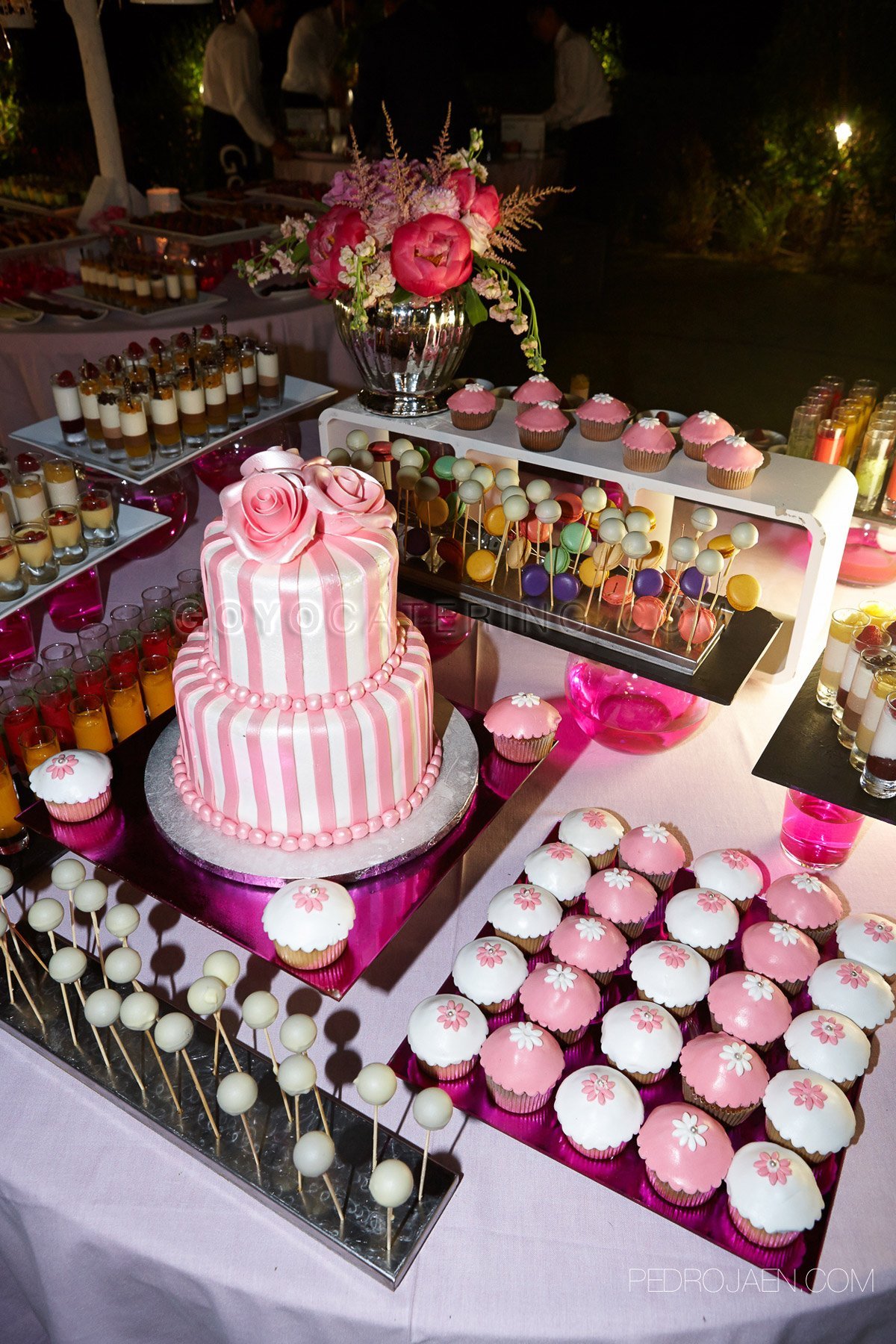 Celebration in pink at a wedding in Marbella - Goyo Catering