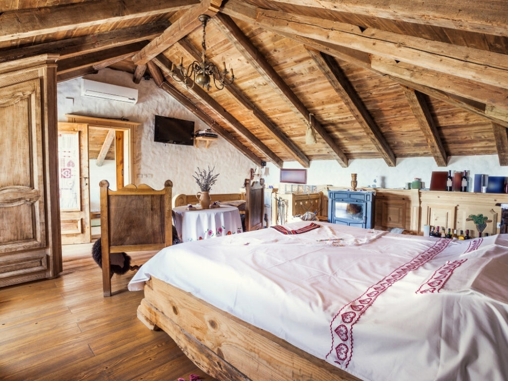 Country & Rustic Bedrooms We Love | Art & Home