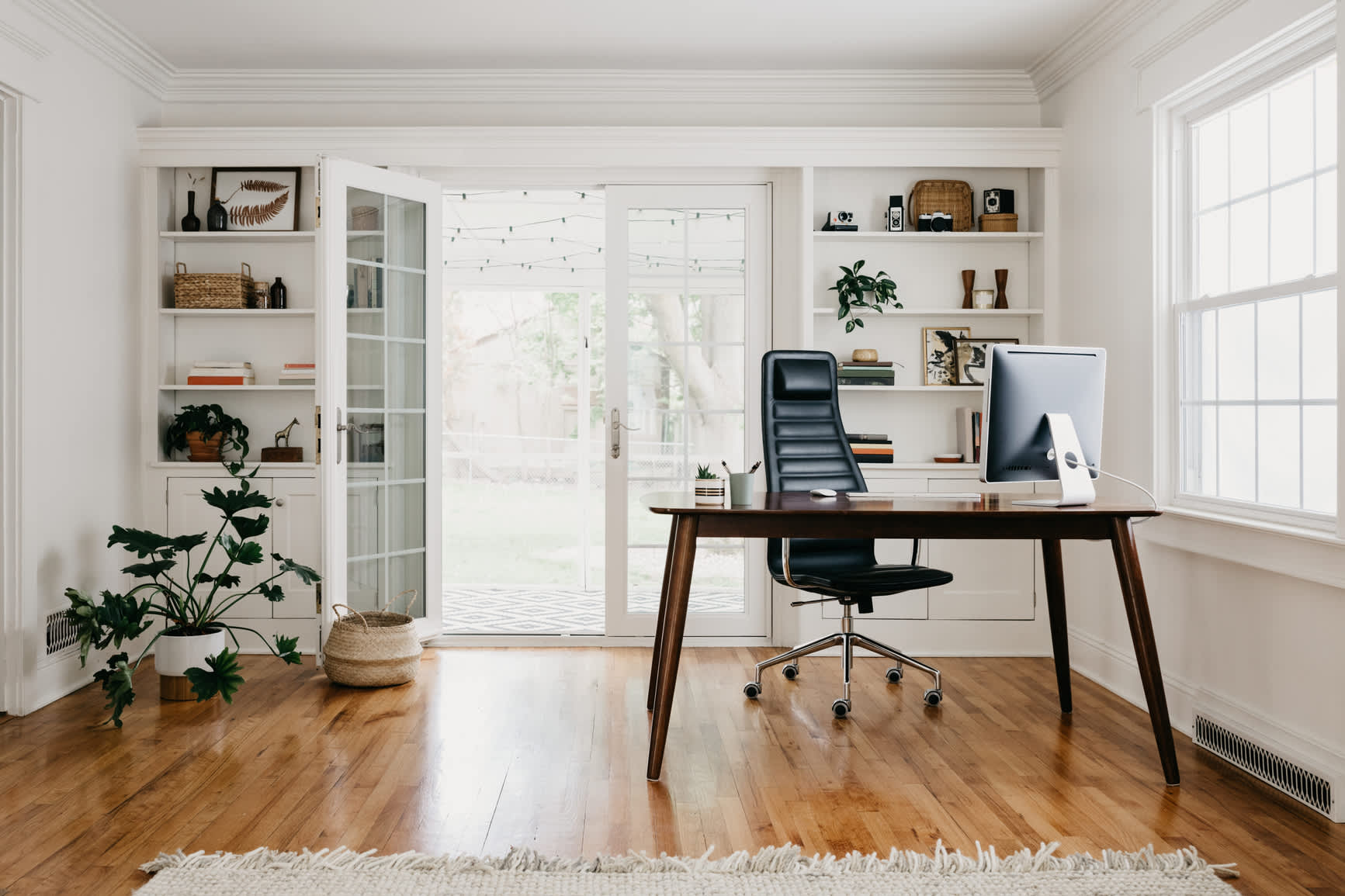 How to Choose Home Office Furniture: Expert Guide to Chairs, Desks & More | Apartment Therapy