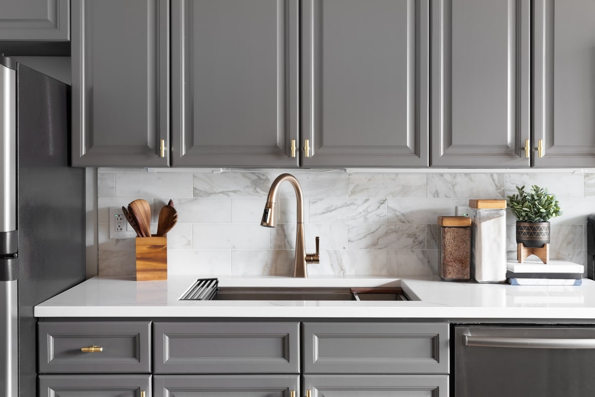 How to Create a Sleek & Chic Modern Kitchen with Black Cabinets