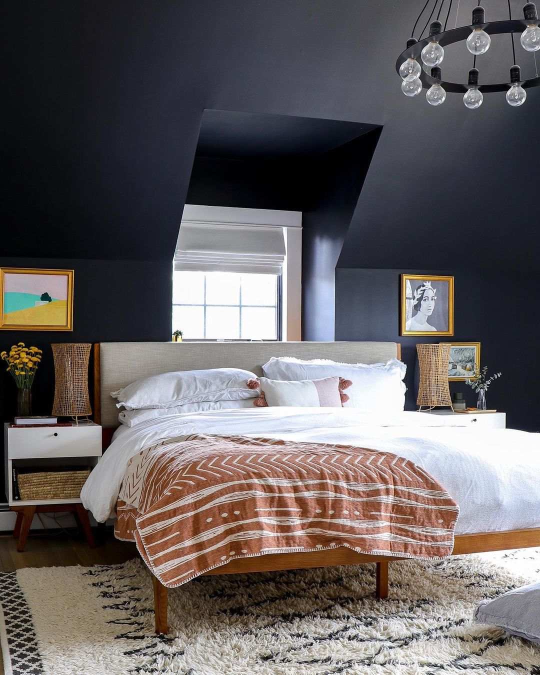 How To Highlight And Decorate A Black Accent Wall