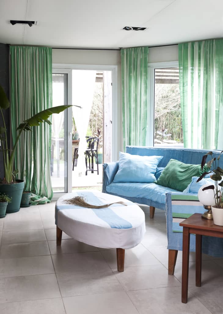 How to Make Your Living Room Look Bigger Instantly | Apartment Therapy