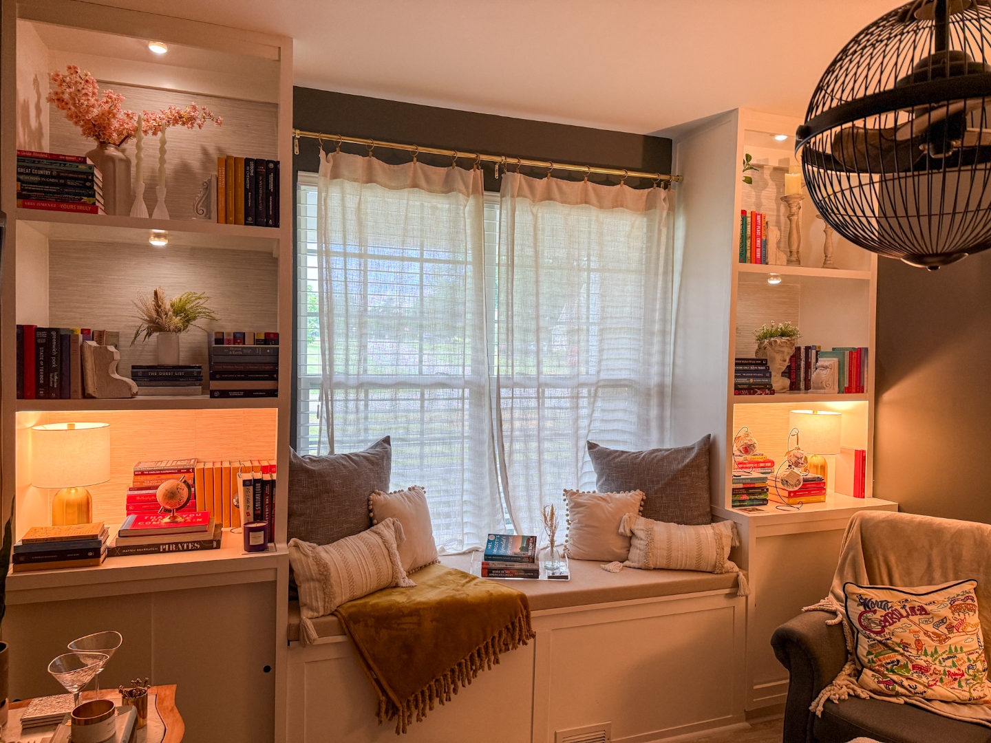 How To Style A Bookshelf - I'm Fixin' To