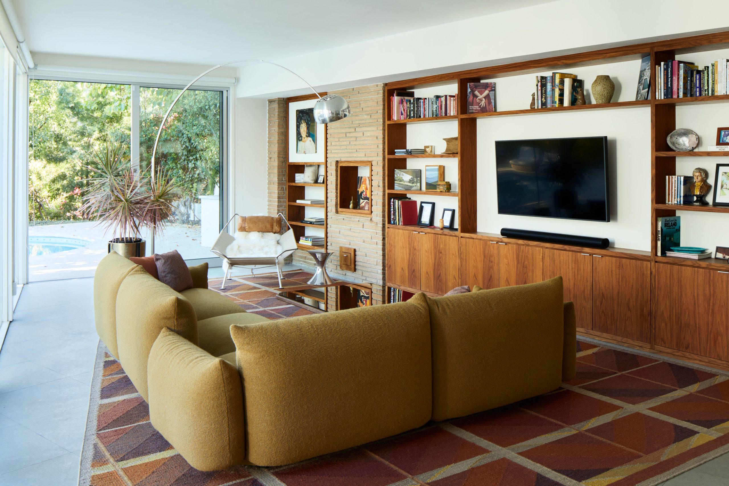 Karen Kilgariff's Midcentury LA Home Gives a Fresh Take to '70s Decor | Architectural Digest