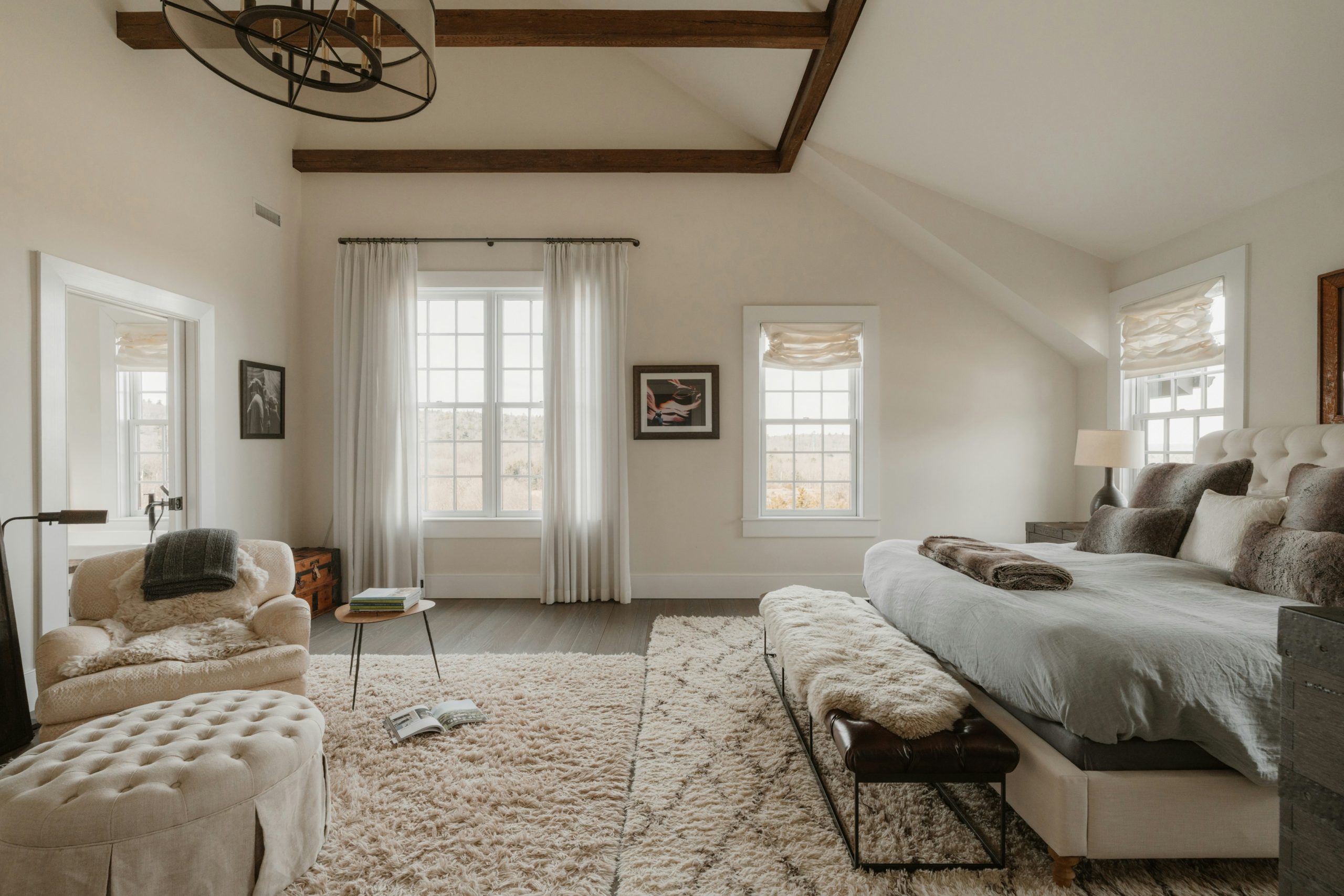 Large Bedroom (IG: @clay.banks)